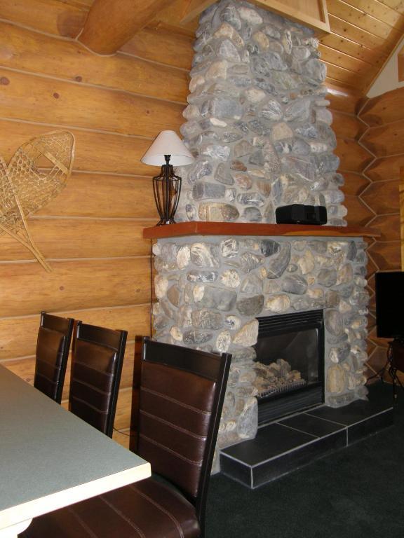 Yoho Chalets Villa Golden Værelse billede