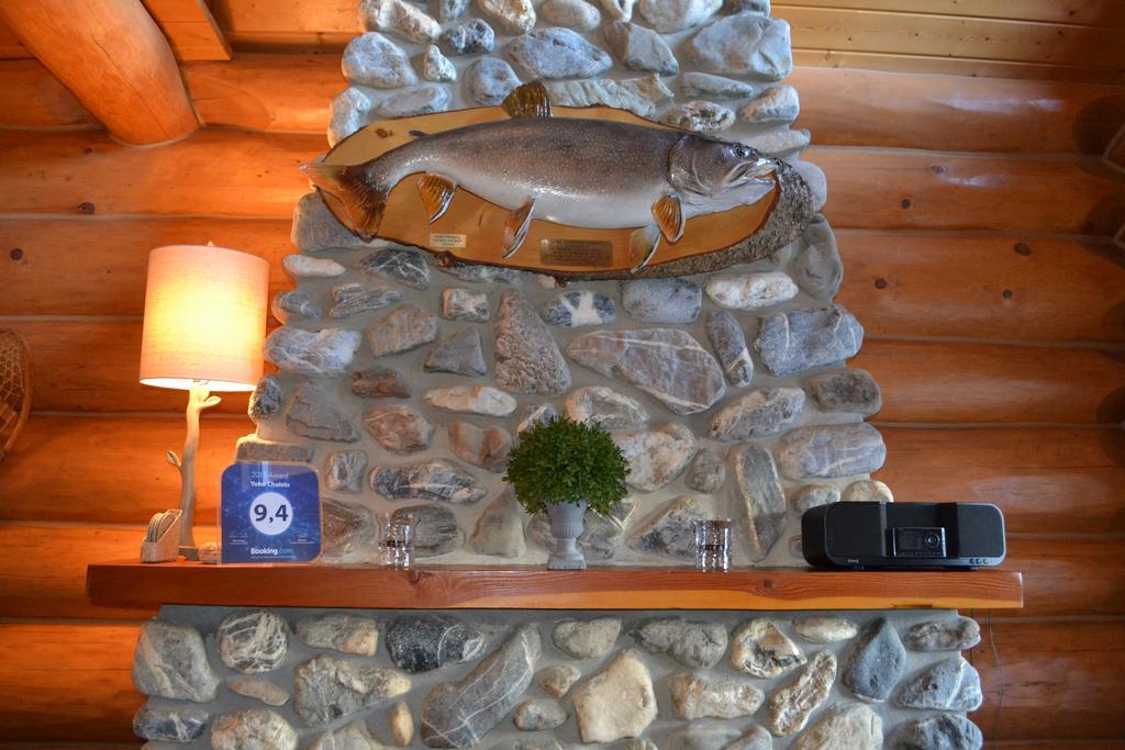 Yoho Chalets Villa Golden Eksteriør billede