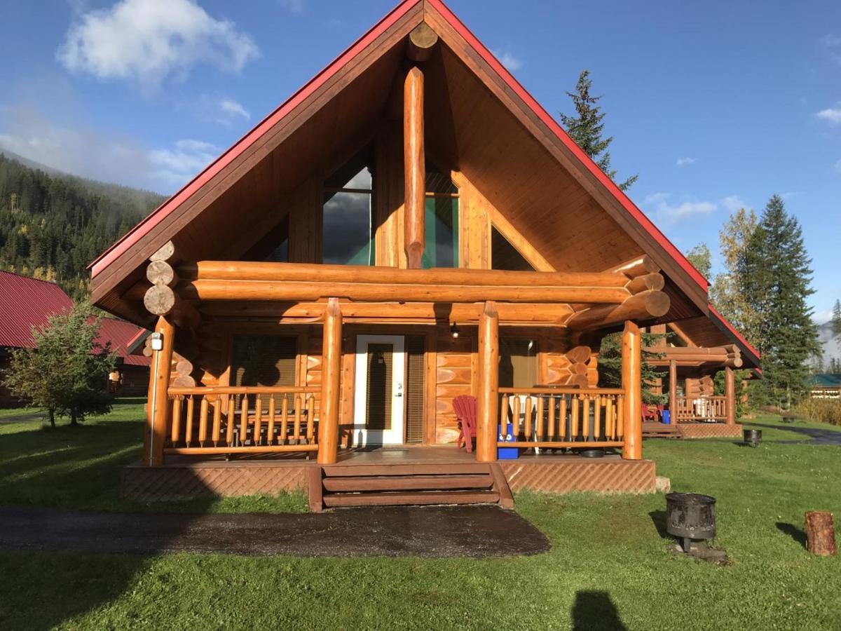 Yoho Chalets Villa Golden Eksteriør billede